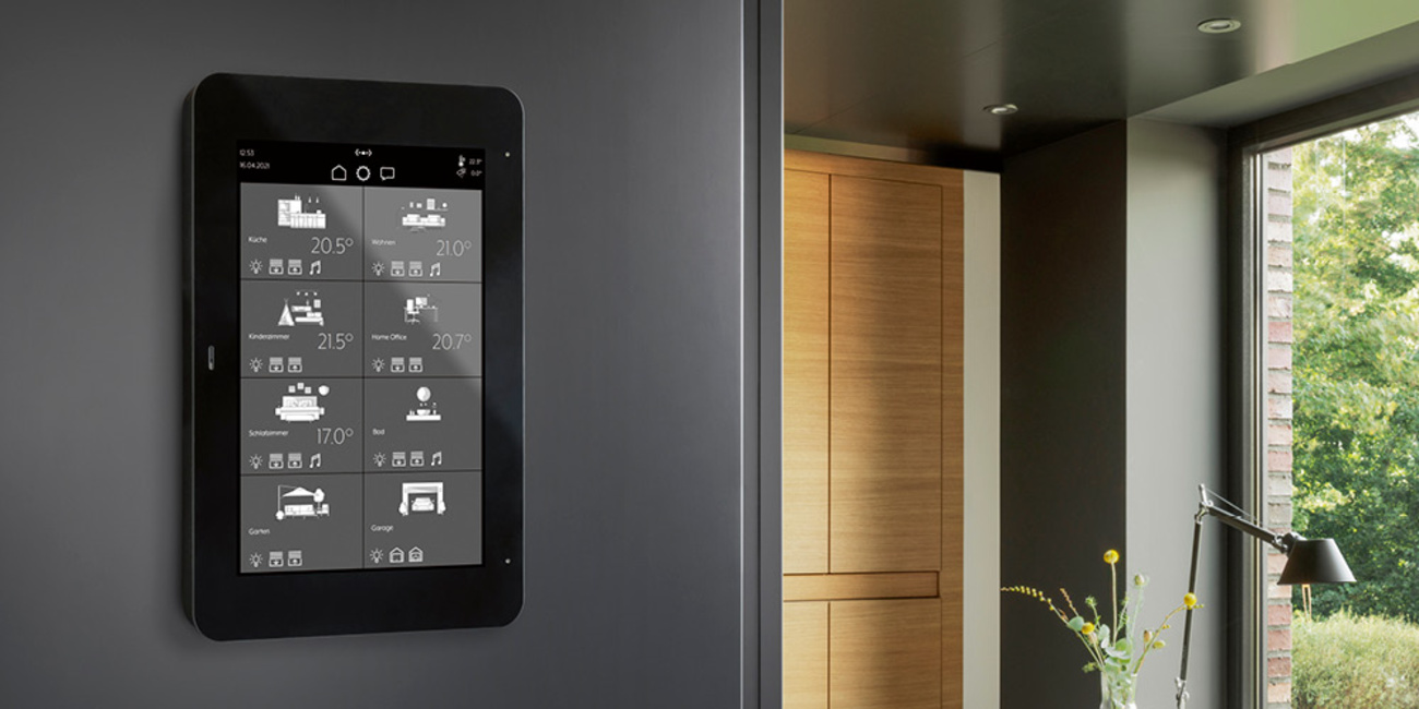 JUNG Smart Panel 8 bei Elektro Ercan Kilinc in Grävenwiesbach