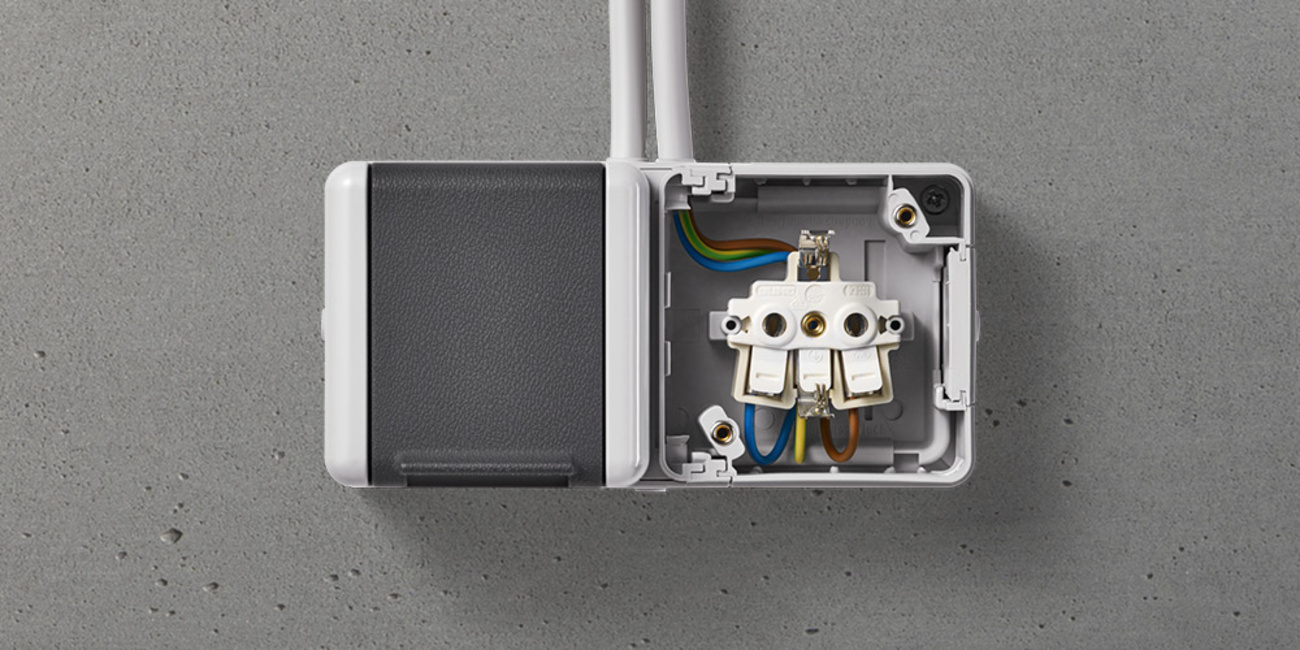 Doppelsteckdose mit Trennsteg bei Elektro Ercan Kilinc in Grävenwiesbach